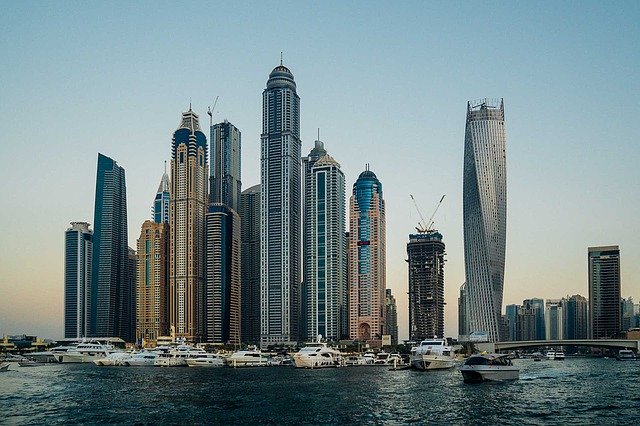 Emirati Arabi Uniti: emendamento alla legge sulle agenzie commerciali