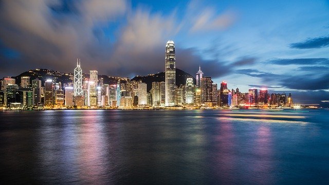 Nuove regole sui visti: numerosi cittadini di Hong Kong potrebbero trasferirsi a vivere nel Regno Unito