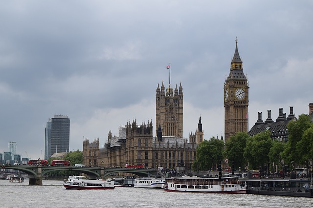 Regno Unito: requisiti per richiedere l’Indefinitive Leave to Remain dopo 10 anni di residenza