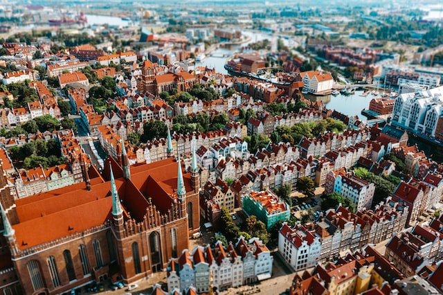 Polonia: nuova normativa sulle holding