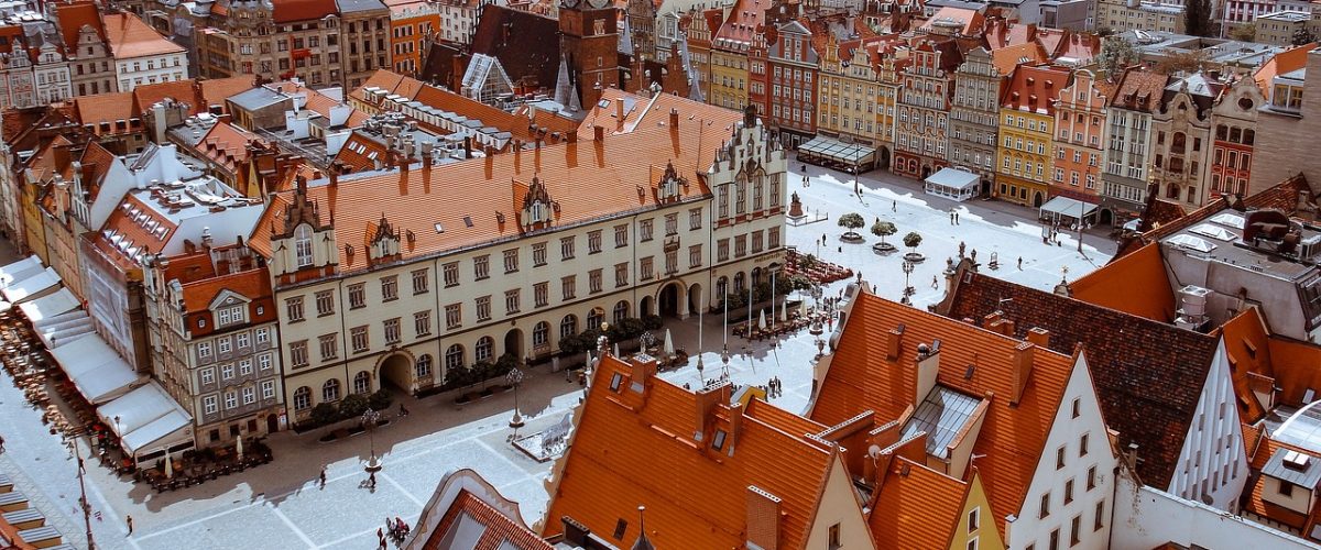 Polonia: Guida Introduttiva alla Proprietà e al Trasferimento Immobiliare