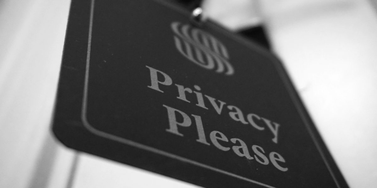 Un’analisi critica sul sistema dei codici numerici e delle notifiche push: progresso tecnologico o cavallo di Troia per la nostra privacy?