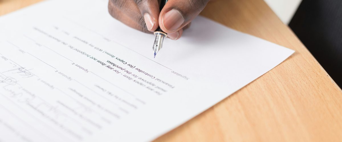 Redazione di contratti B2B: clausole, rischi, rimedi e negoziazione